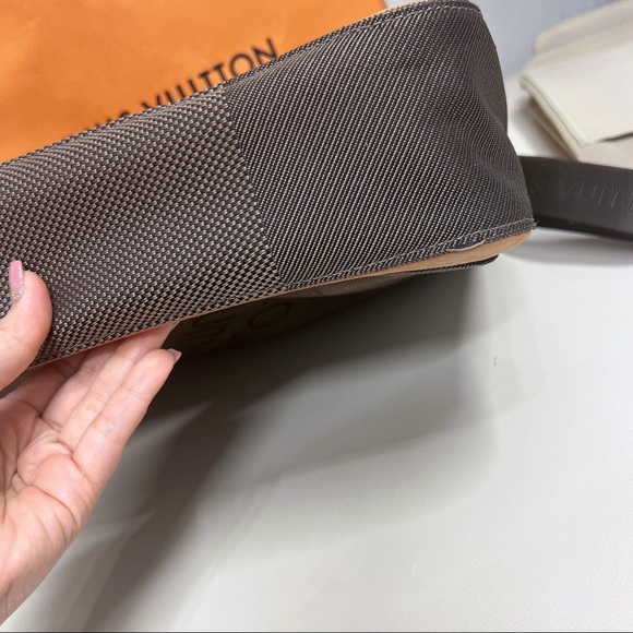 LOUIS VUITTON LIMITED Messager bag - RARE HARD TO FIND - Picture 10 of 17